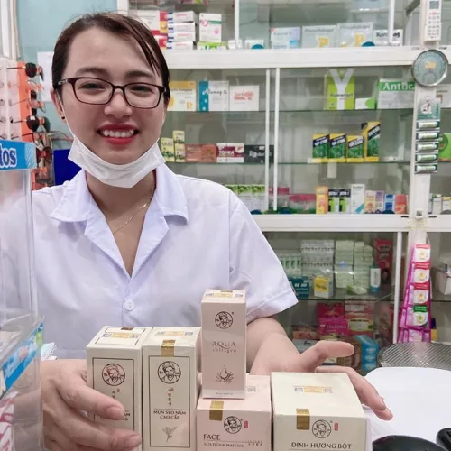 Trị mụn Bà Lão có mặt ở rất nhiều nhà thuốc trên toàn quốc