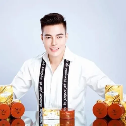 Trưa nóng bức, thoa kem body VIP White là lựa chọn hoàn hảo