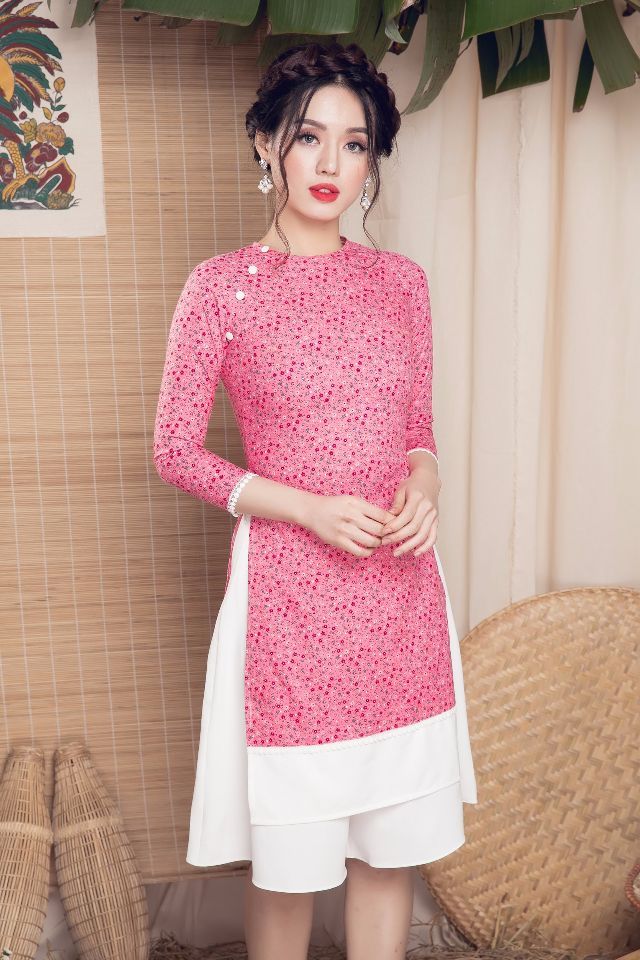 Thiết kể của áo dài nữ cách tân cũng ngày được chăm chút hơn từ họa tiết đến các bộ phận của áo